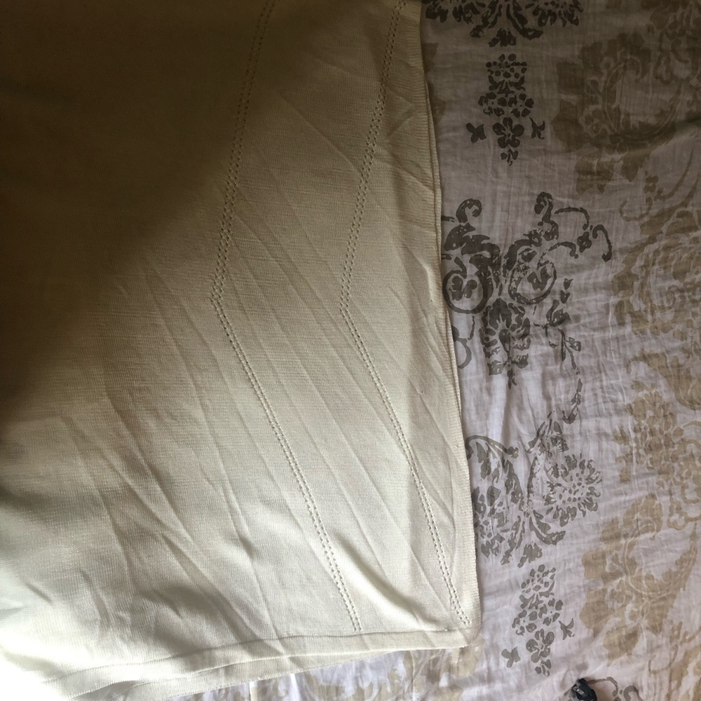 Cream poncho - Picture 6 of 6